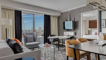 Executive Suite, 1 King Bed with Sofa bed, Club lounge access (Living Room)