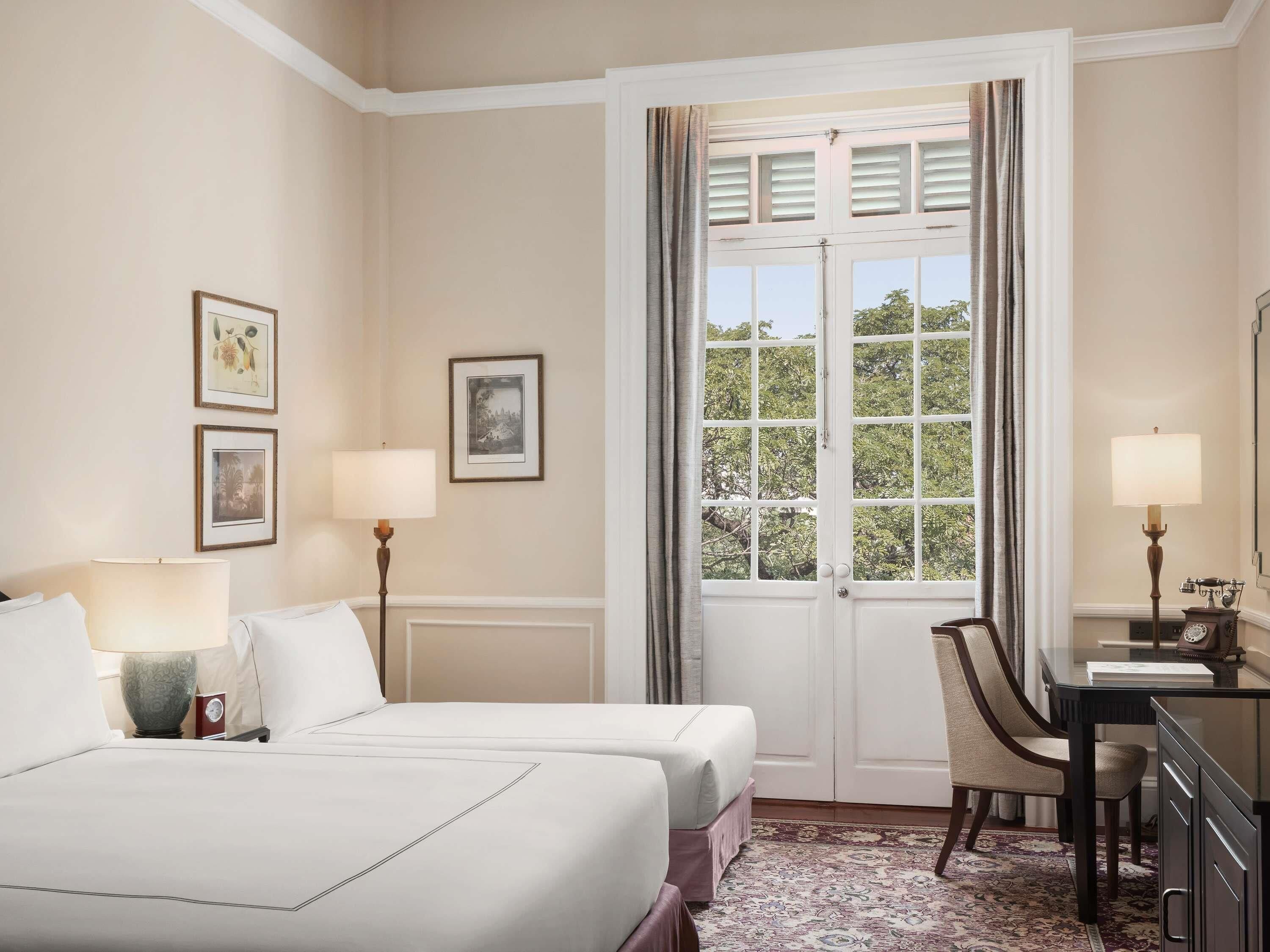 Minibar, Zimmersafe, individuell eingerichtet, Schreibtisch