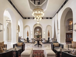 2 bares, salón en el lobby