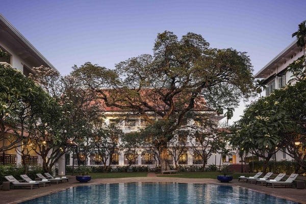 2 piscines extérieures, parasols de plage