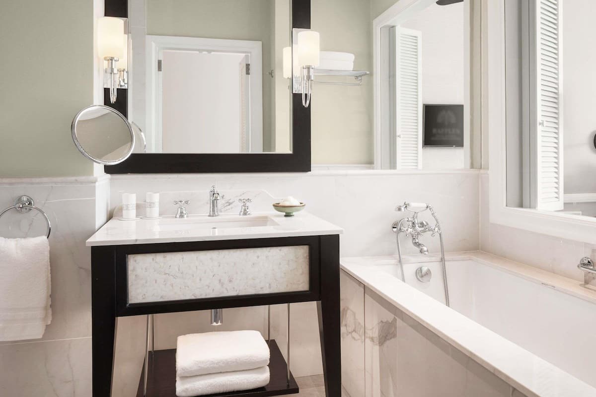 1 bedroom, minibar, in-room safe, individually furnished