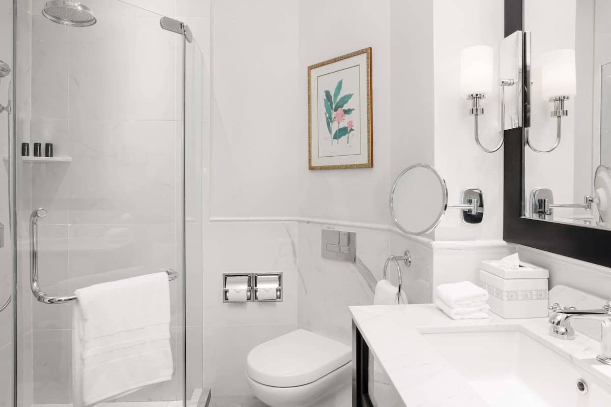 1 habitación, minibar y caja de seguridad en la habitación