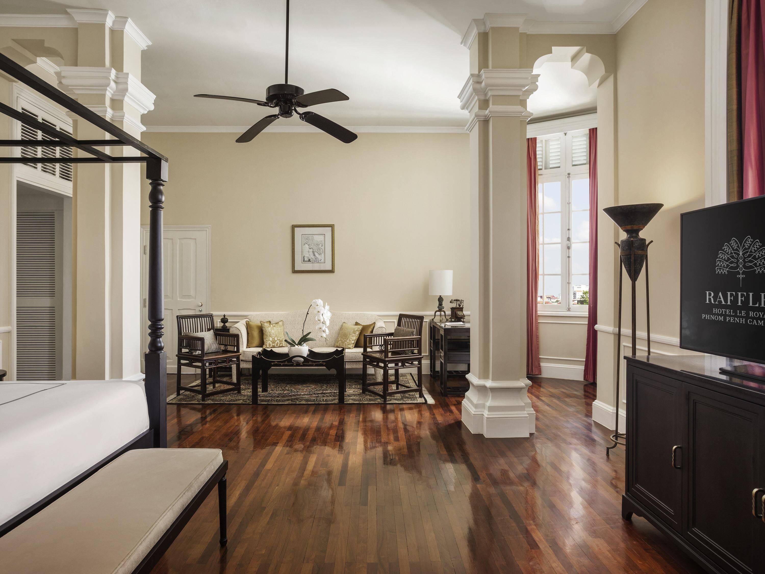 Royal-Suite, Mehrere Betten | Minibar, Zimmersafe, individuell eingerichtet, Schreibtisch