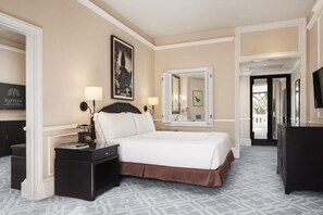 Executive Suite King Bed | Minibar, in-room safe, individually furnished, desk
