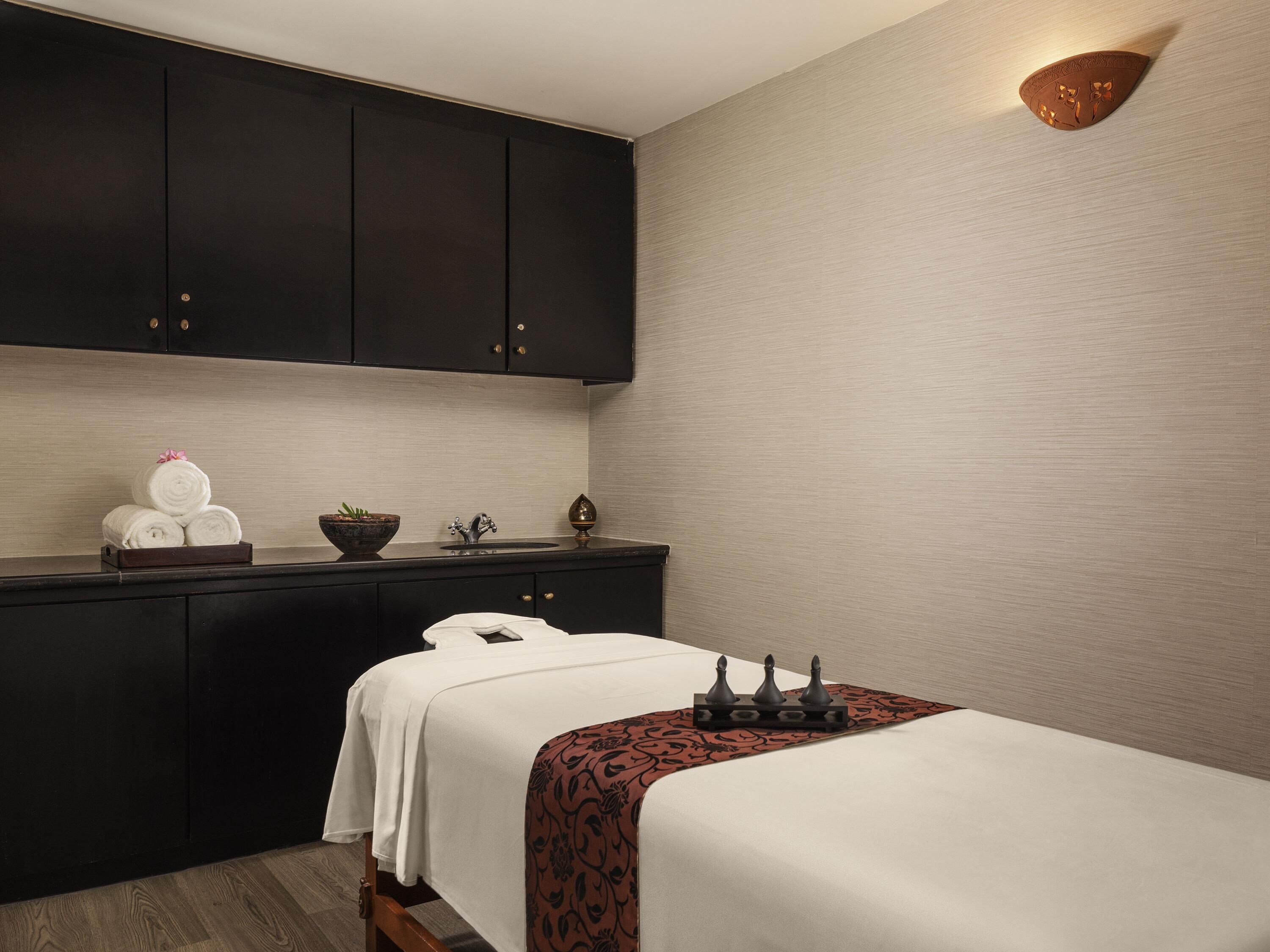 Sauna, steam room, aromatherapy, Thai massages, body scrubs, facials