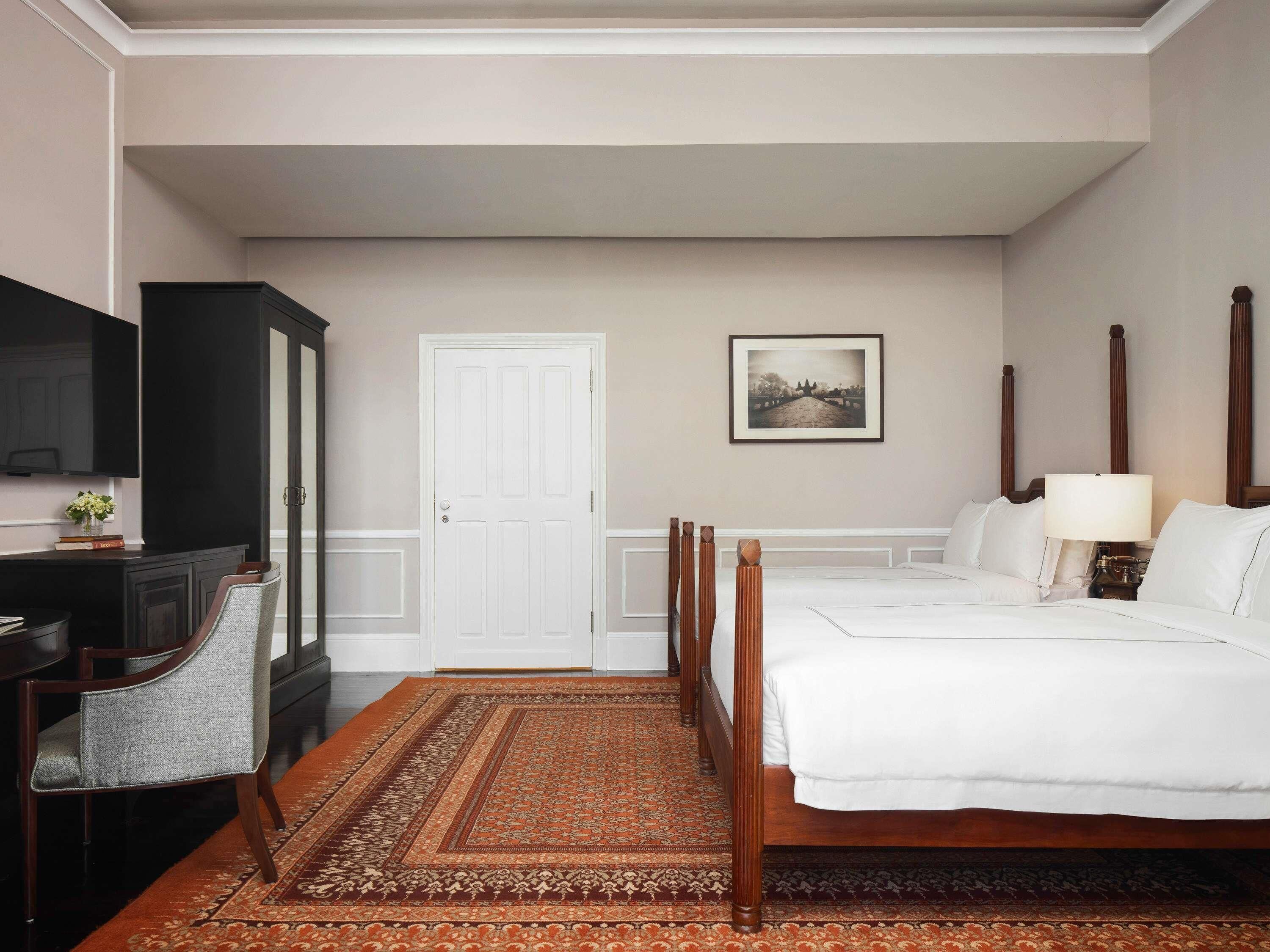 Egyptian cotton sheets, premium bedding, pillowtop beds, minibar