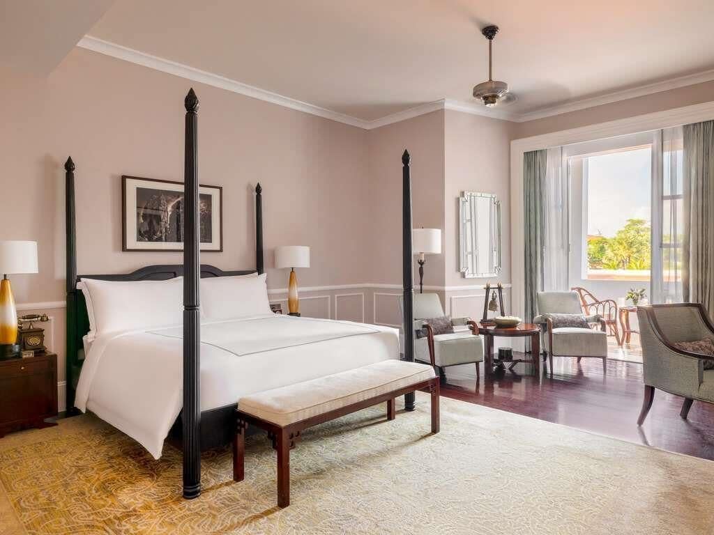 Suite, 1 King Bed (Landmark) | Egyptian cotton sheets, premium bedding, pillowtop beds, minibar