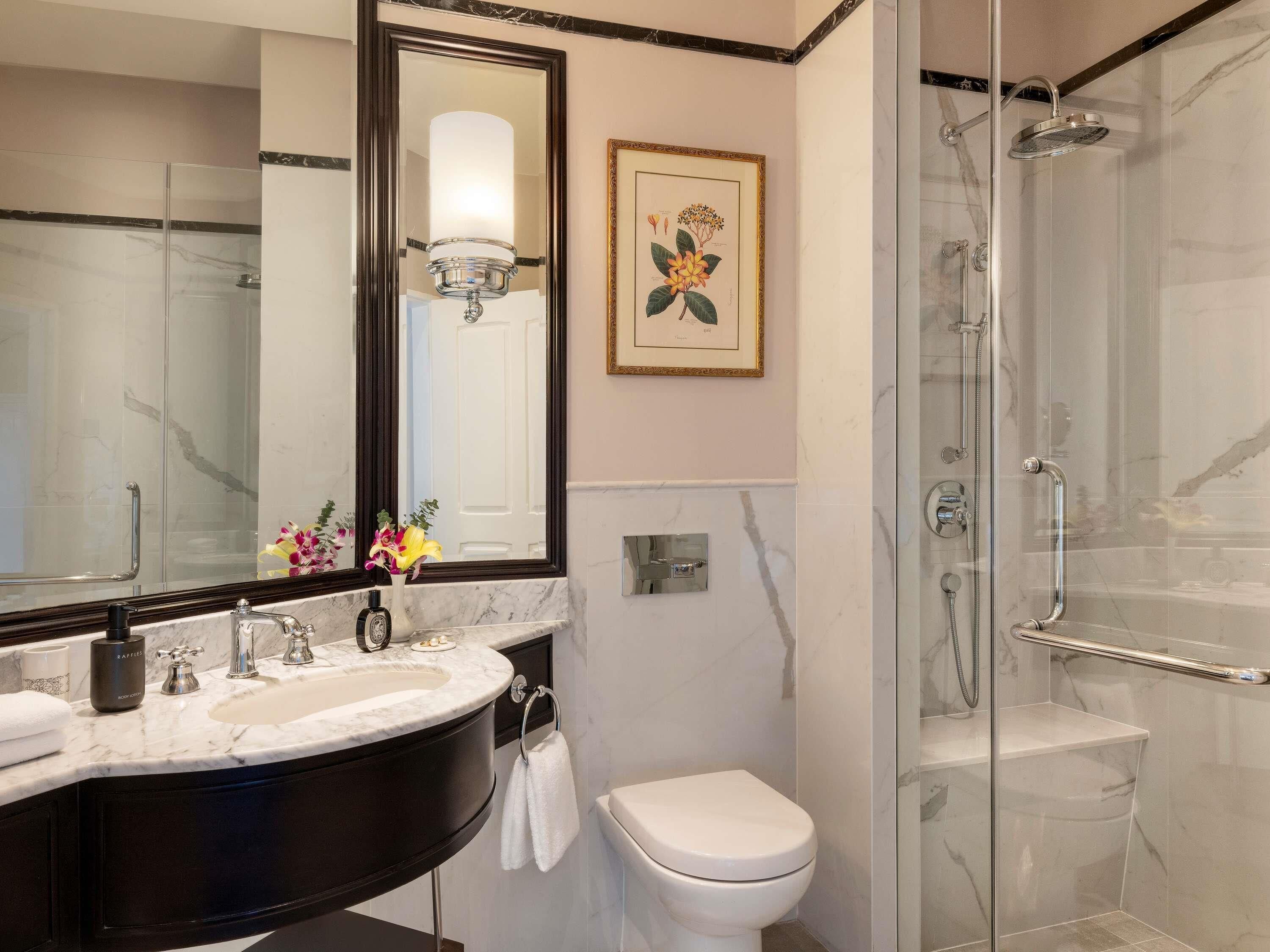 Egyptian cotton sheets, premium bedding, pillow-top beds, minibar