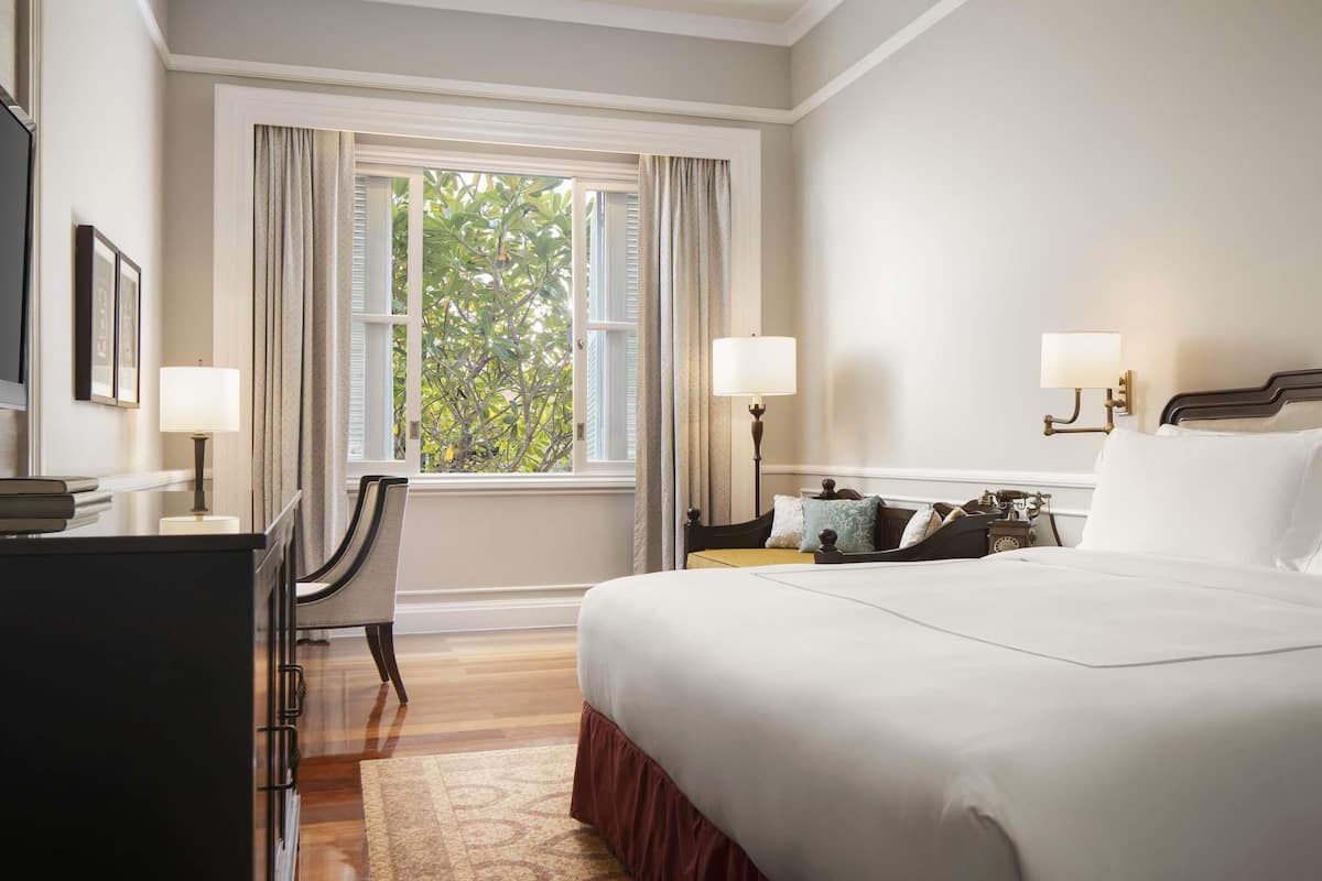 State Room King Bed