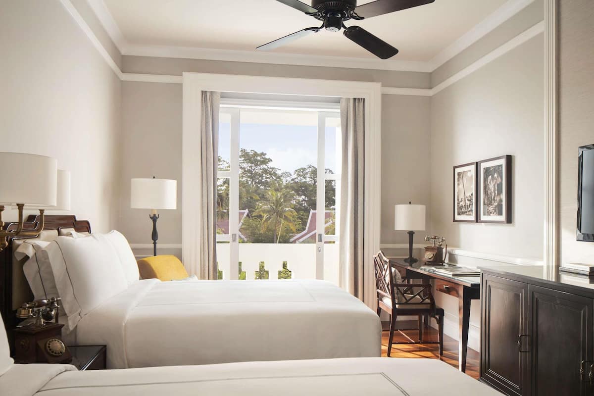 State Room Pool View Twin | Egyptian cotton sheets, premium bedding, pillowtop beds, minibar