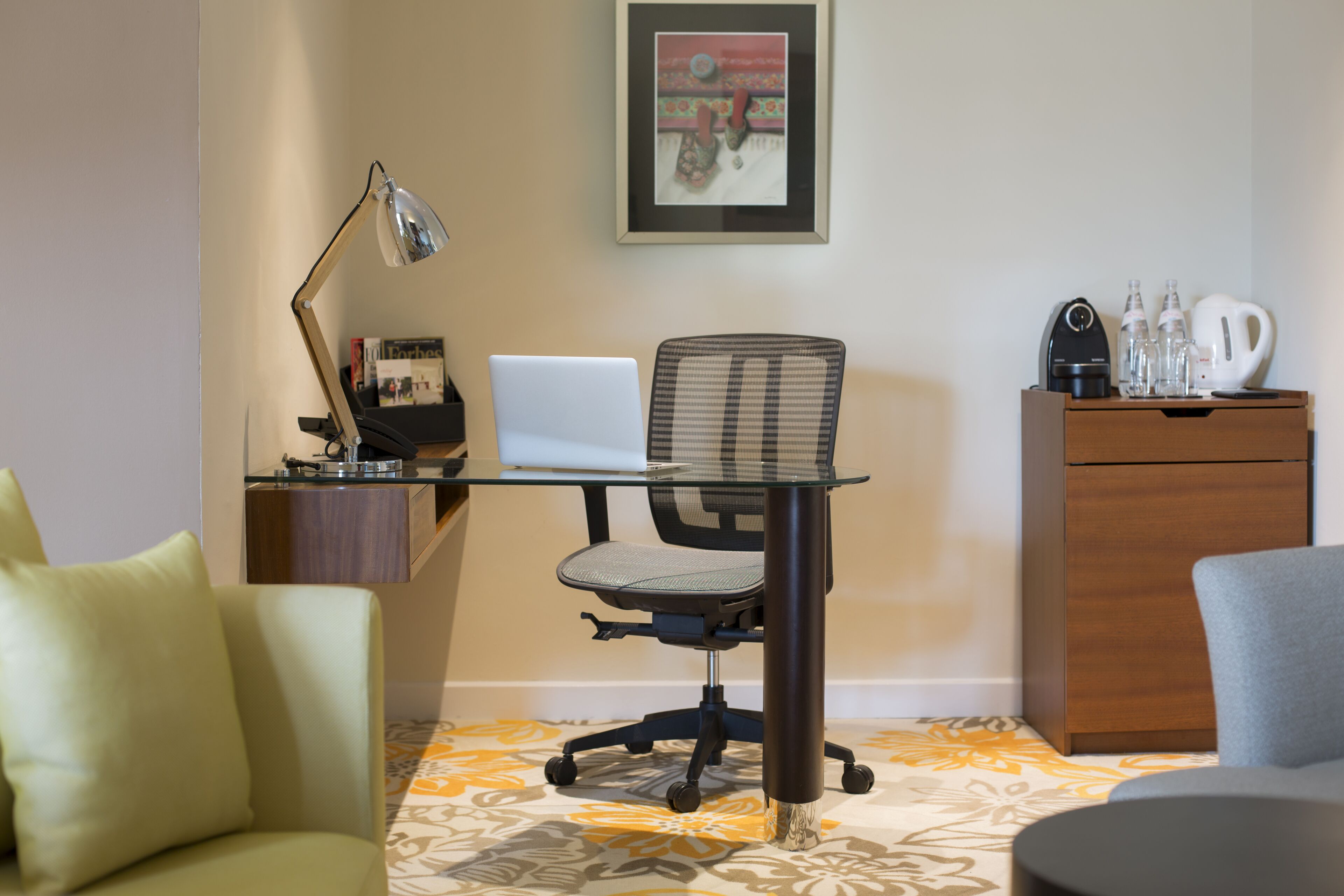 select studio | 1 bedroom, minibar, in-room safe, desk