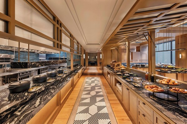 Daily buffet breakfast (NZD 48 per person)