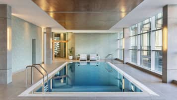 Una piscina techada