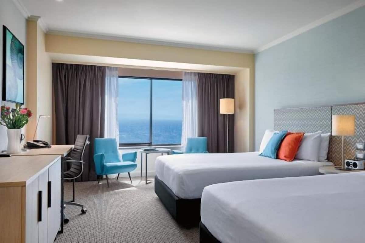 Ropa de cama de alta calidad y minibar