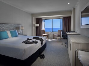 Habitación Grand, vista al océano | Ropa de cama de alta calidad y minibar 