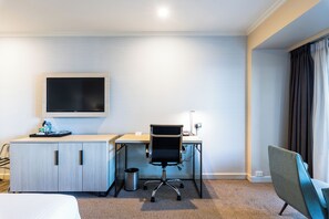 Ropa de cama de alta calidad y minibar 