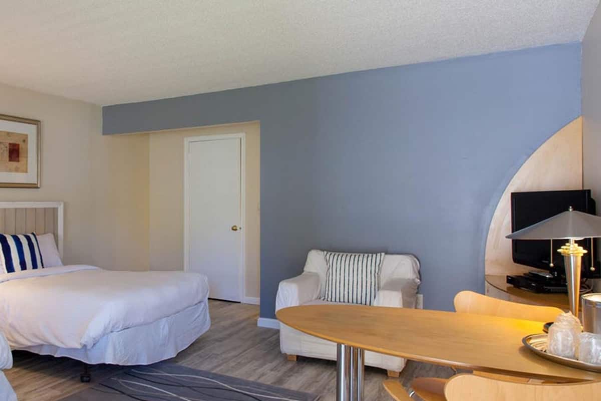 Standard Room, 2 Queen Beds | Egyptian cotton sheets, premium bedding, desk, laptop workspace