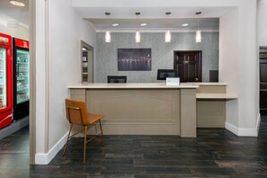 Reception - Staybridge Suites Miami Doral Area by IHG (Miami)