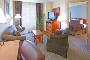TV - Staybridge Suites Irving Las Colinas by IHG (Irving)