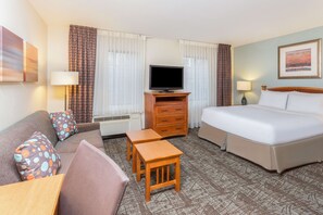 1 bedroom, Egyptian cotton sheets, premium bedding, down comforters