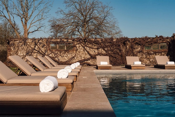 Außenpool, Liegestühle