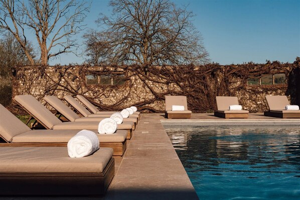 Outdoor pool, pool loungers