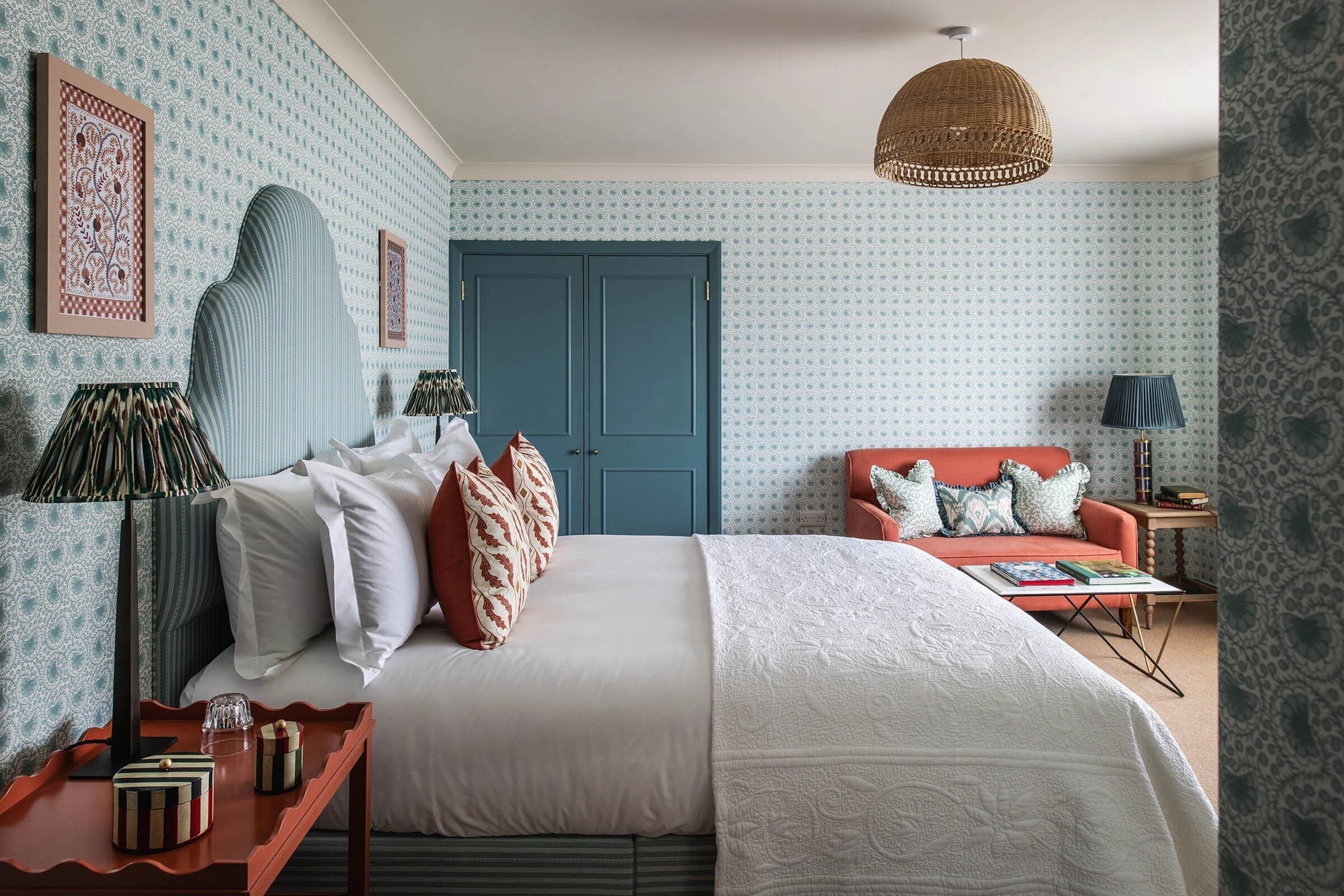 In-room safe, desk, iron/ironing board, WiFi