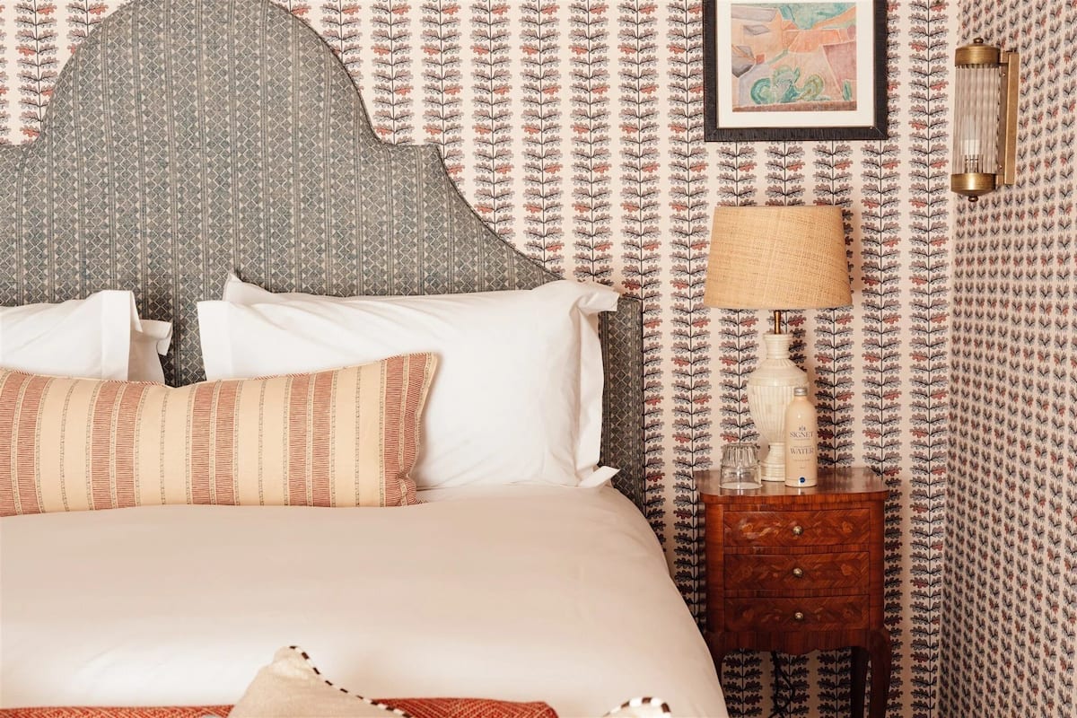 Gyles Suite | In-room safe, desk, iron/ironing board, bed sheets