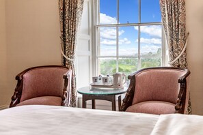 Individually decorated, desk, laptop workspace, free WiFi - Best Western Limpley Stoke Hotel (Bath)