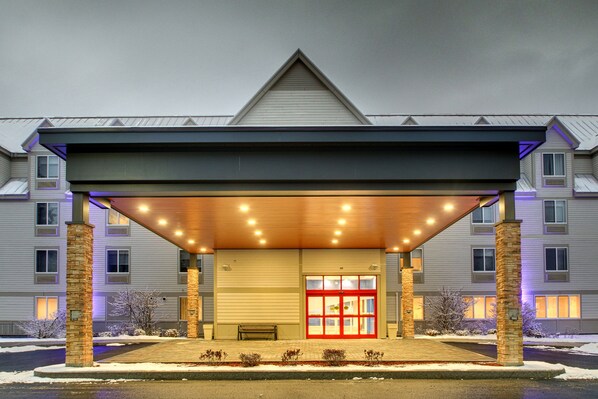 Standard Room, 1 King Bed, Accessible (Mobility) | Exterior