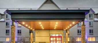 Holiday Inn Express & Suites Lincoln East - White Mountains by IHG