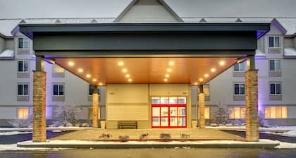 Holiday Inn Express & Suites Lincoln East - White Mountains by IHG