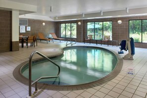 Indoor pool - Courtyard Marriott Binghamton (Vestal)