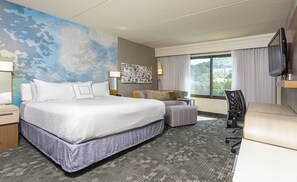 羽绒被、办公桌、遮光窗帘、熨斗/熨衣板