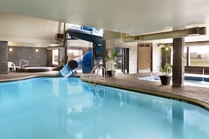 Una piscina techada