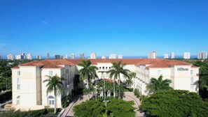 المنشأة من الخارج