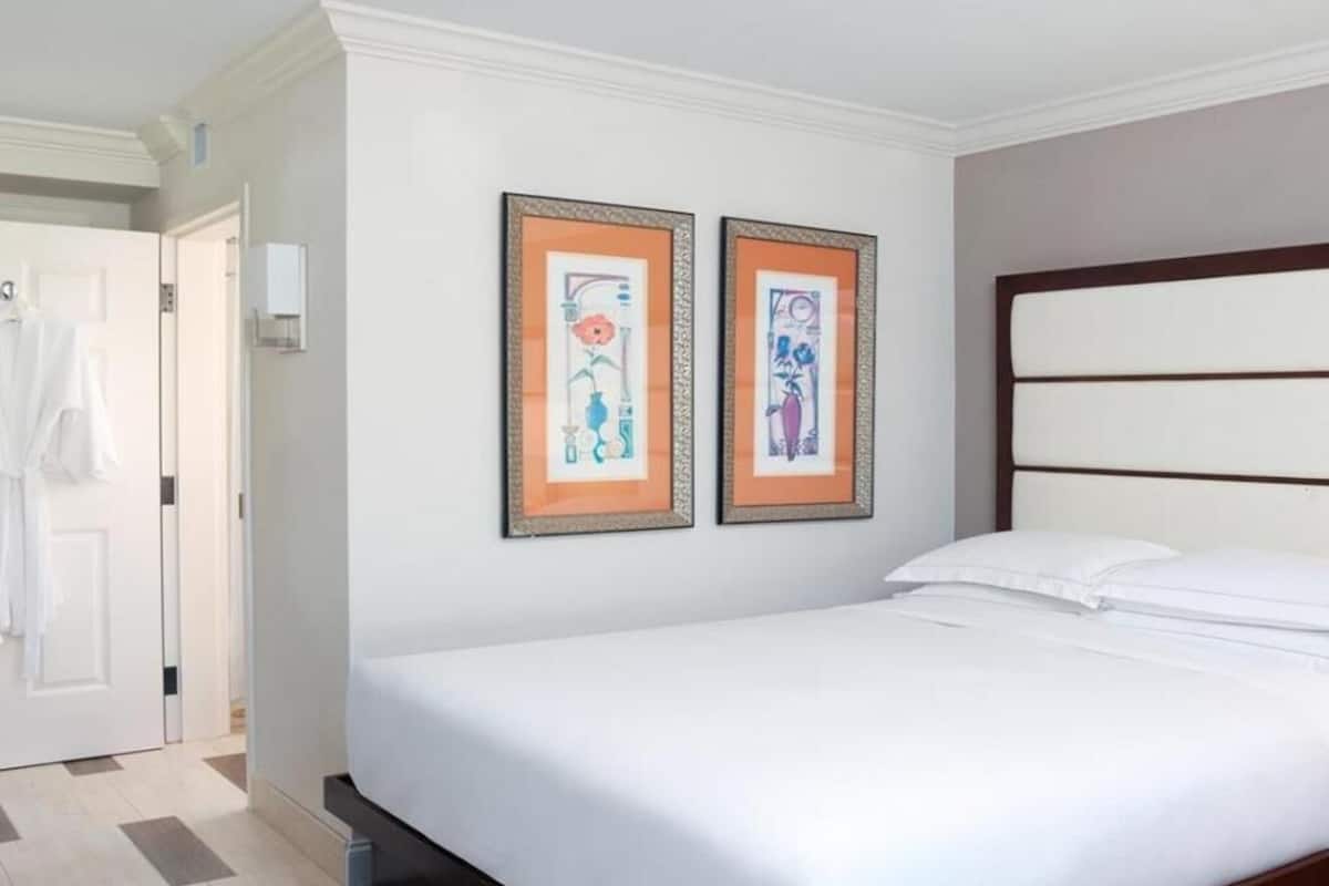 Hypo-allergenic bedding, pillowtop beds, in-room safe, desk
