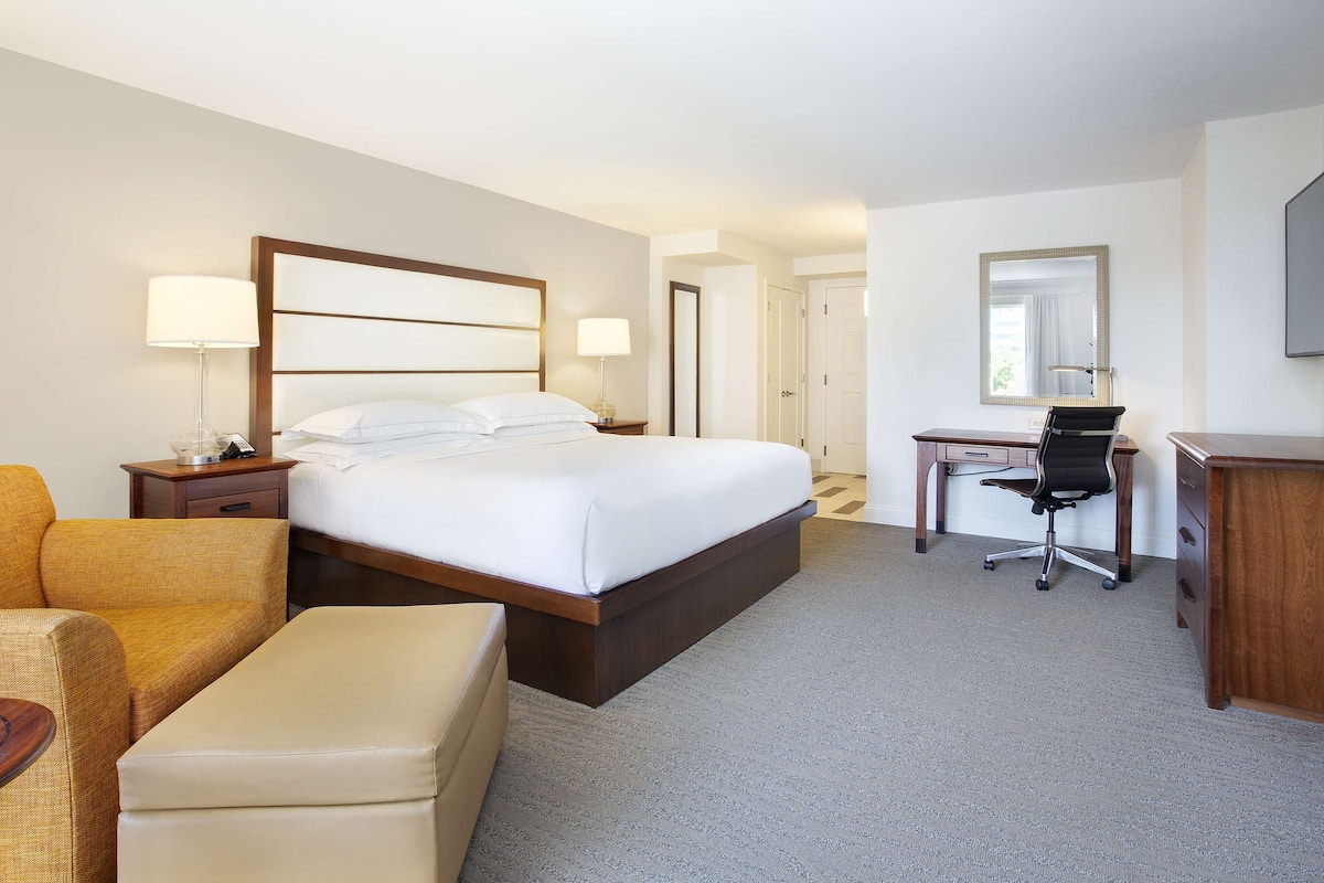 One Bedroom Suite | Hypo-allergenic bedding, pillowtop beds, in-room safe, desk