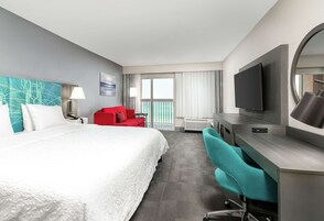 Premium bedding, in-room safe, blackout drapes, iron/ironing board