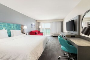 Roupas de cama premium, cofres nos quartos, cortinas blackout