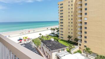 Room, 1 King Bed, Non Smoking, Partial Ocean View | View from room