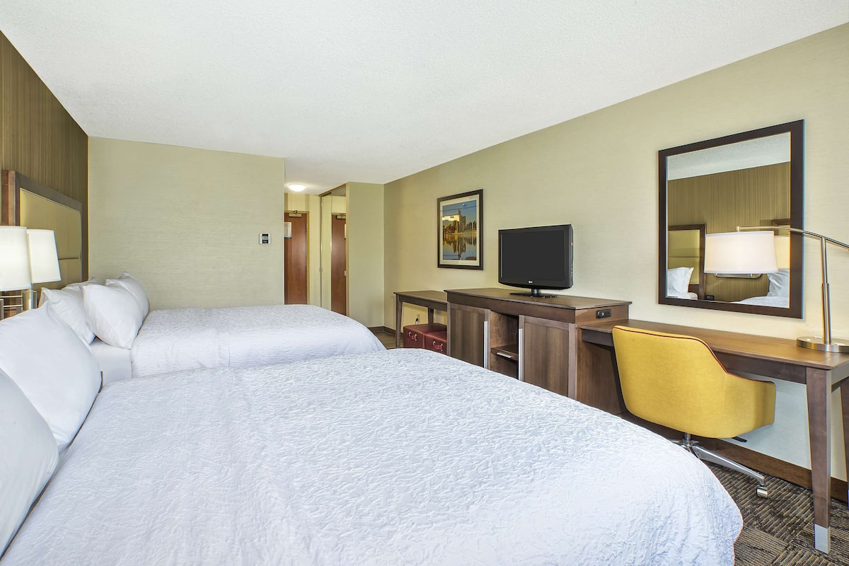 1 chambre, literie de qualité supérieure, surmatelas, bureau
