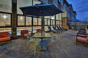 Terrace/patio - Hampton Inn Hotel Detroit/Belleville-Airport Area (Belleville)