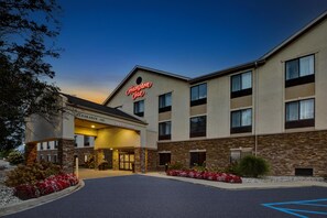 Exterior - Hampton Inn Hotel Detroit/Belleville-Airport Area (Belleville)
