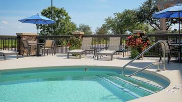 Seasonal outdoor pool, pool umbrellas, sun loungers