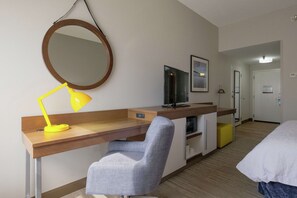 Zimmer, 1 King-Bett, barrierefrei, Nichtraucher | Zimmersafe, laptopgeeigneter Arbeitsplatz, Verdunkelungsvorhänge