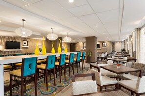 Reception - Hampton Inn and Suites by Hilton, Downtown Vancouver (Vancouver)