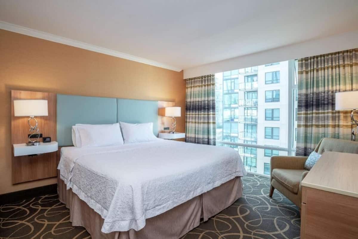 Coffres-forts dans les chambres, bureau, rideaux occultants