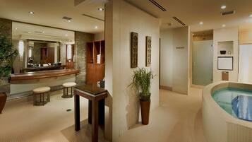 Couples treatment room(s), steam room, body treatments, hydrotherapy
