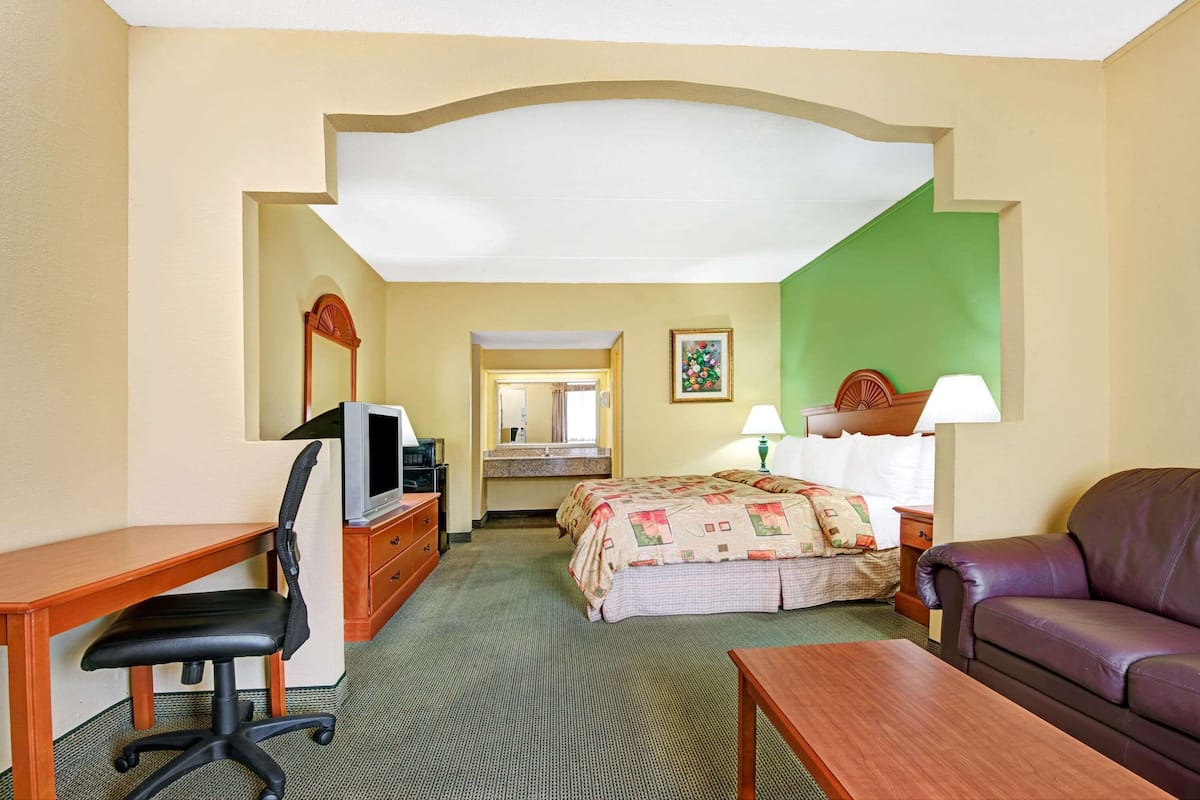 Pillowtop beds, iron/ironing board, rollaway beds, free WiFi